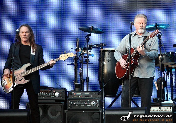 Eagles (live in Wiesbaden, 2011)