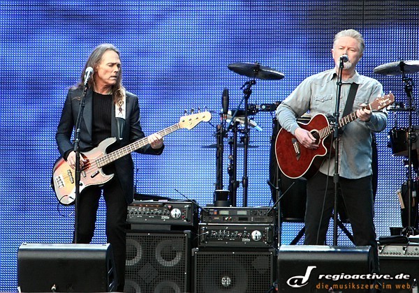 Eagles (live in Wiesbaden, 2011)