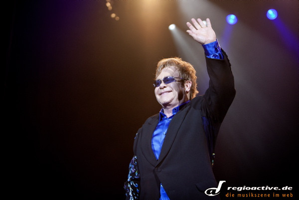 britische poplegende - Fotos: Elton John & Band live in der Mannheimer SAP Arena 