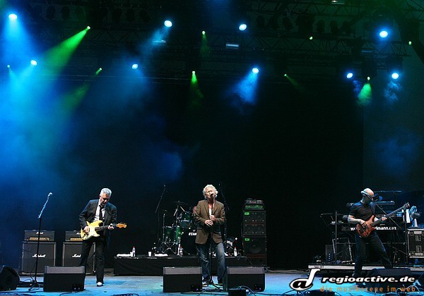 Stimmig - Fotos: Manfred Mann's Earth Band live bei Rock the Nation 2011 auf der Loreley 