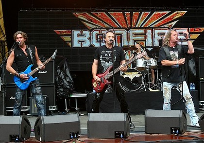 Eindrucksvoll - Fotos: Bonfire live bei Rock the Nation 2011 auf der Loreley 